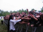 DragonForce - Herman Li greeting the crowd